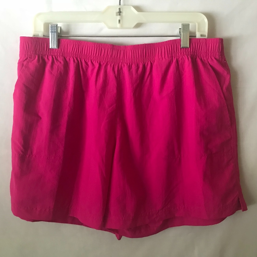 Never worn Columbia Hot Pink Shorts Size L